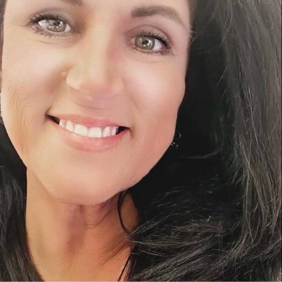 Meet your Posher, Lynette - Picture 1 of 1